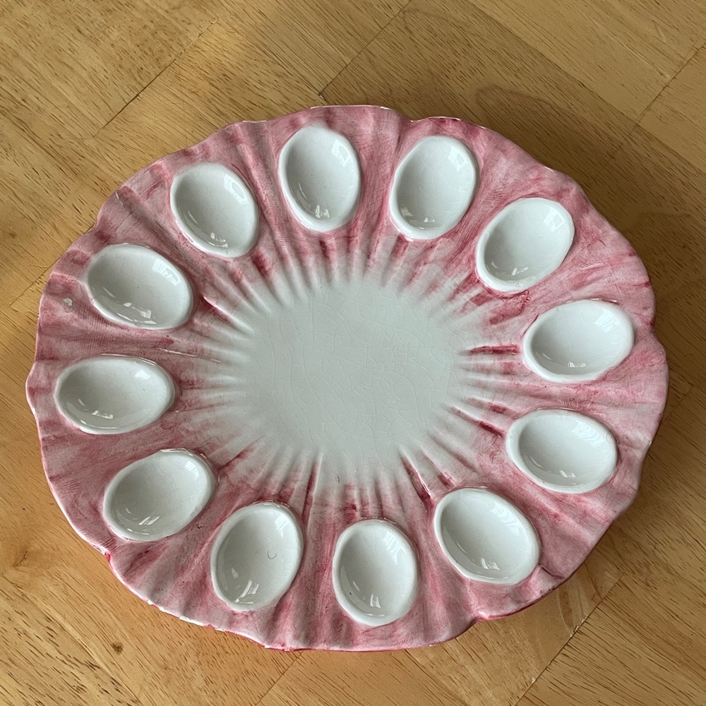 Source Unknown Pink and White Egg Plate